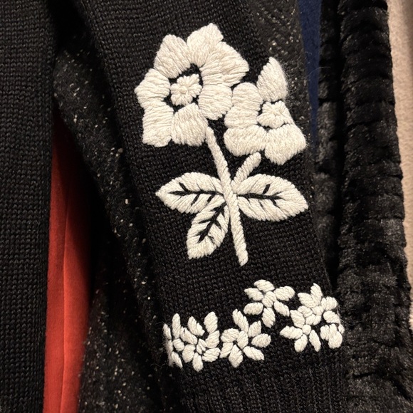 Beautiful Unique Embroidered Black and White Floral Women's Sweater - Picture 3 of 4